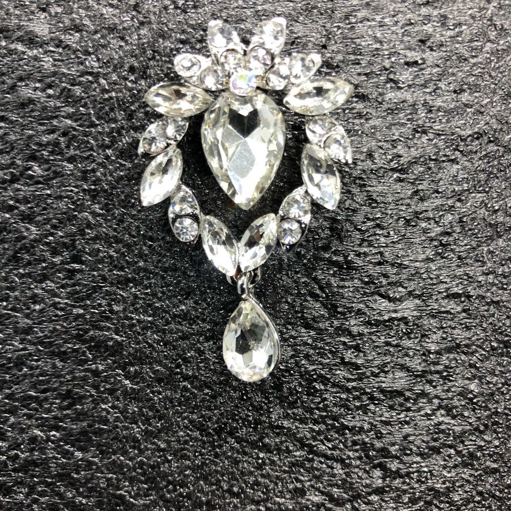 Sparkling crystal flower drop brooch pin